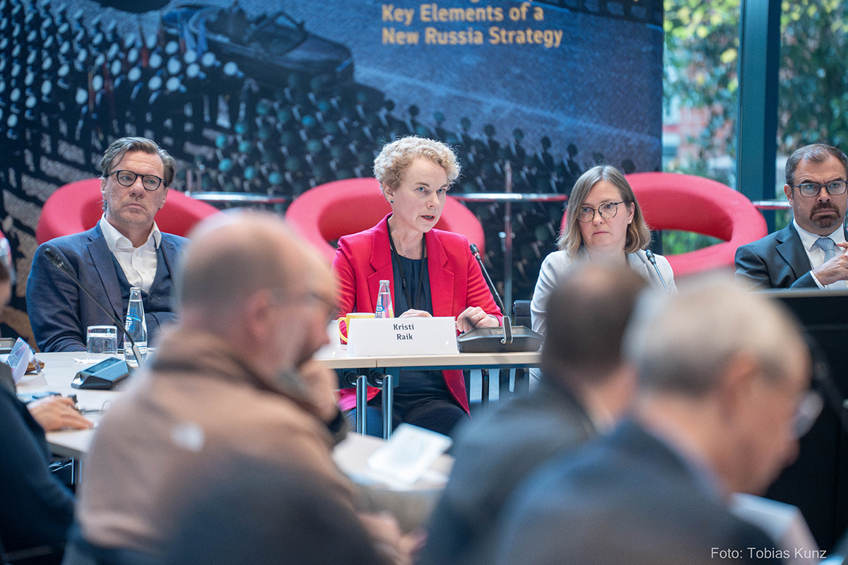 Die von Russland ausgehenden sicherheitspolitischen Herausforderungen sind riesig: Der Angriffskrieg gegen die Ukraine geht unvermindert weiter, während sich die Politik der neuen US-Regierung gegenüber Europa drastisch verändert. Darüber diskutierten Expertinnen und Experten bei der achten Ausgabe unserer jährlichen Konferenz „Russia & the West“ am 16. Oktober in Berlin unter dem Motto „Rethinking Europe’s Security – Key Elements of a New Russia Strategy“.